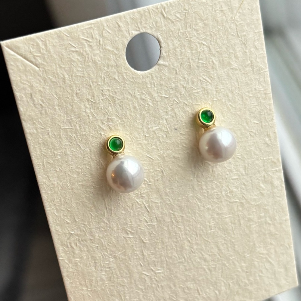 Freshwater pearl studs with green zircon stone
